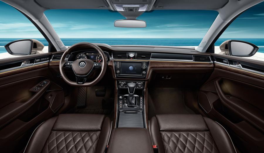 Торпедо Volkswagen Phideon 2016 года  (CN) (фото 23 из 32)